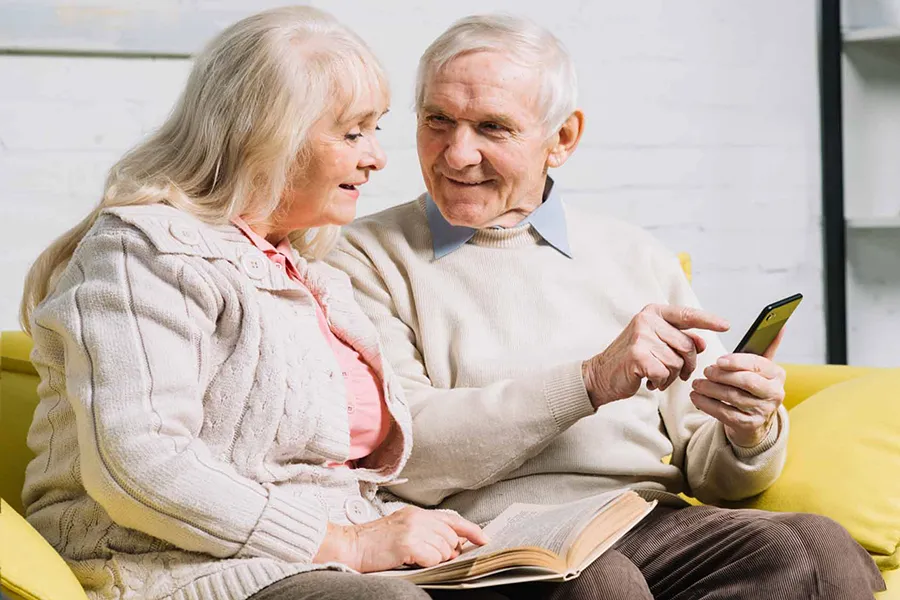 اپلیکیشن مراقبت از سالمندان